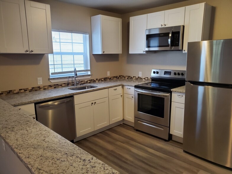 Building Photo - 133 Claremont Ave