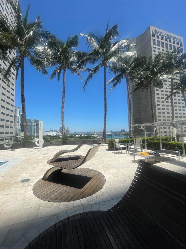 Building Photo - 335 S Biscayne Blvd