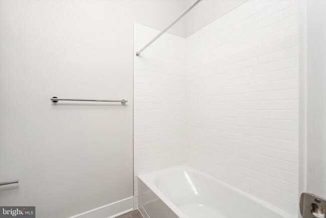 Building Photo - 4403 Thompson Dr