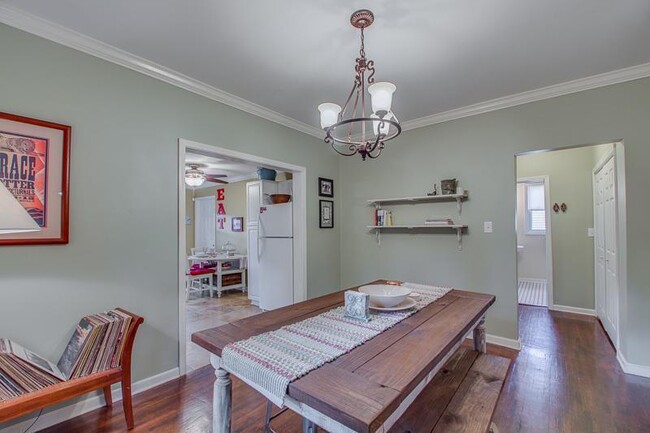 Building Photo - Cute home in Easy Nash w/fenced in yard