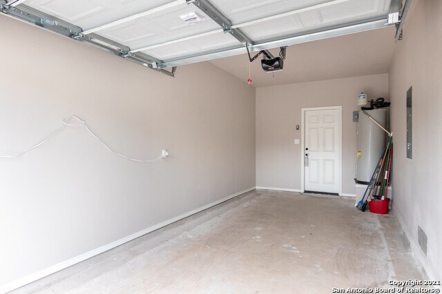 Building Photo - 11111 Belair Dr