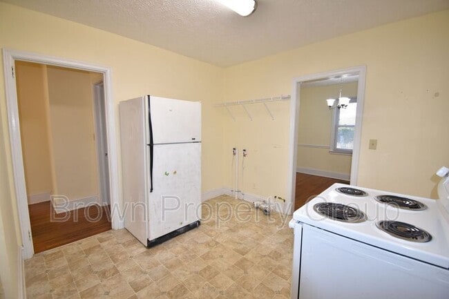 Building Photo - 618 Pearl St