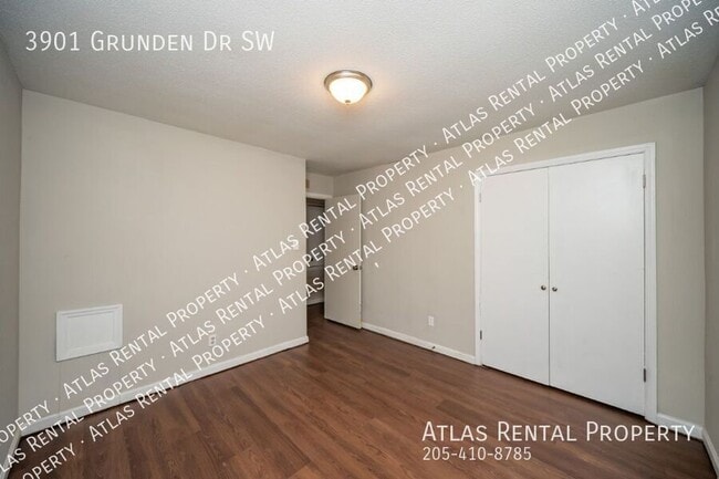 Building Photo - 3901 Grunden Dr SW
