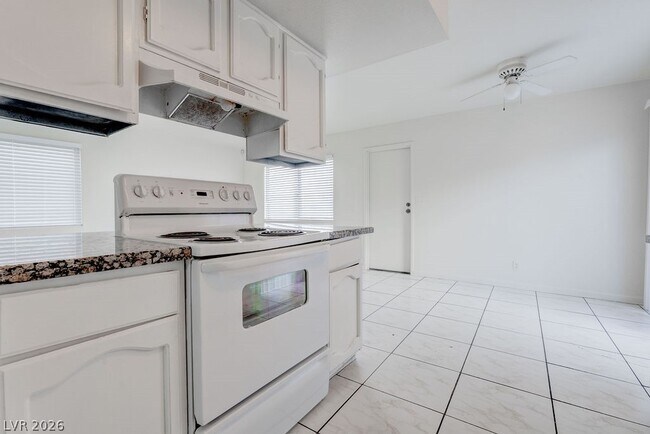 Building Photo - 5198 Greene Ln