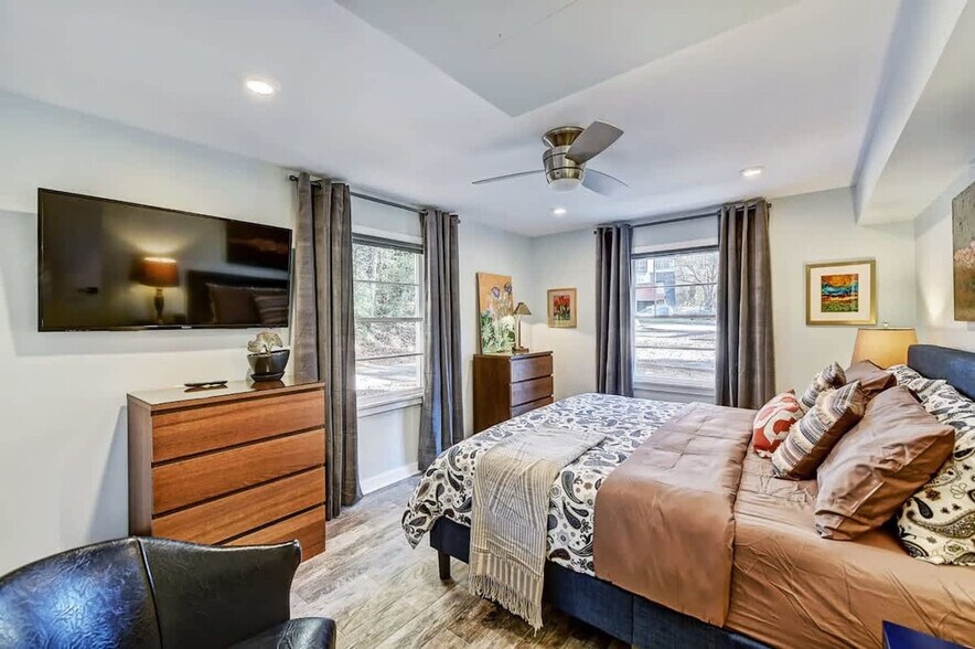 Building Photo - 510 Queens Rd