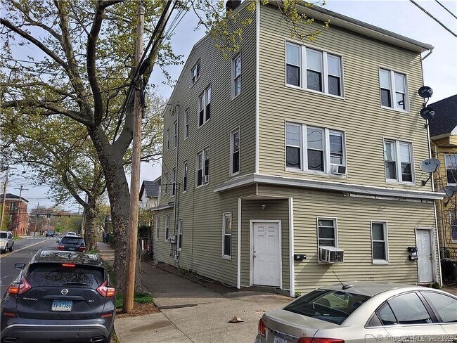 Primary Photo - 101 Woolsey St
