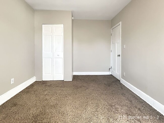 Building Photo - 4br 2ba 1cg ~ Security Deposit Free Altern...