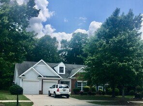 Building Photo - 373 Southgate Dr