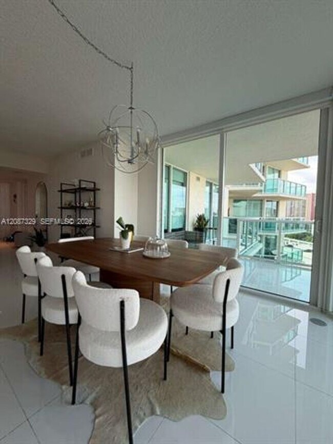 Building Photo - 200 Sunny Isles Blvd