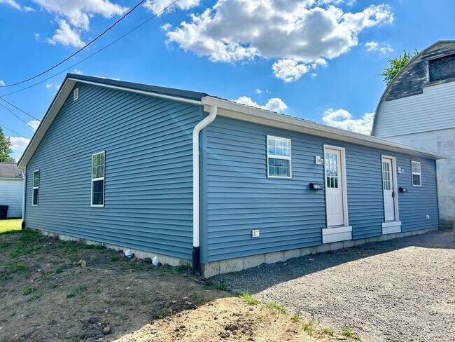 Building Photo - 530/532 S Oak