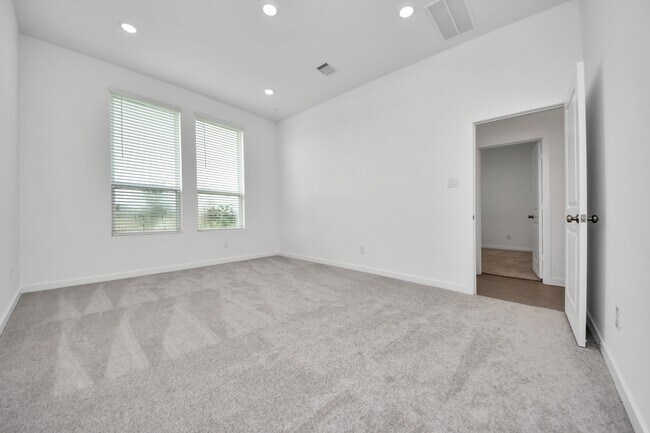 Building Photo - 27443 Sunterra Village Dr