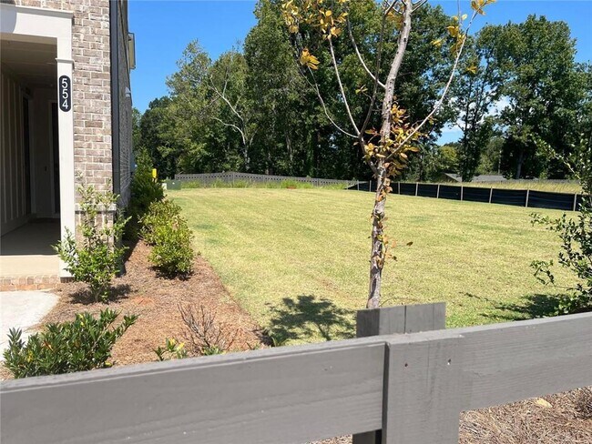 Building Photo - 554 Sawnee Dr