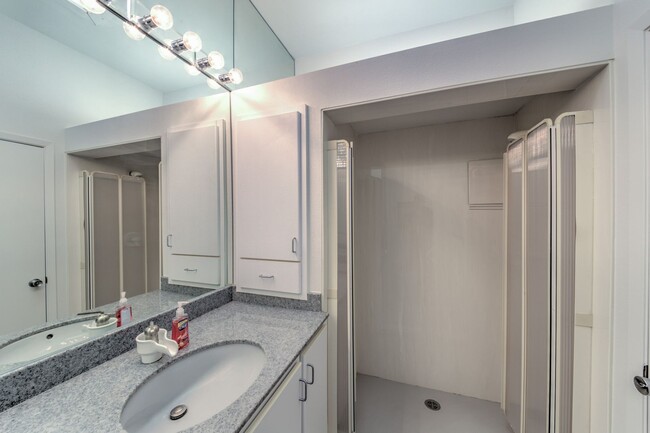 Building Photo - SANDIA HEIGHTS EXECUTIVE RENTAL 2+Story 3B...