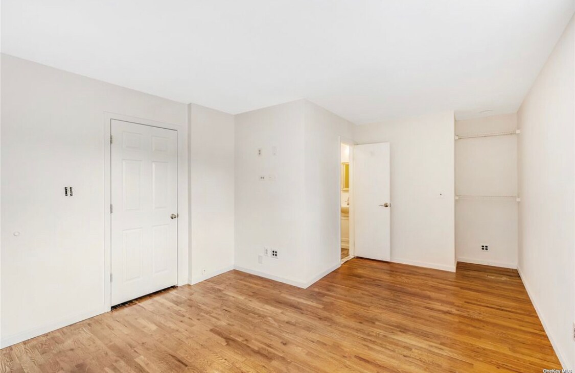 Building Photo - 370 Blue Point Rd