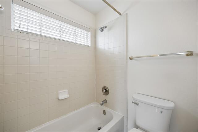 Building Photo - 1608 Wagon Wheel Dr