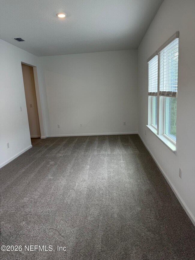 Building Photo - 644 Farmfield Dr