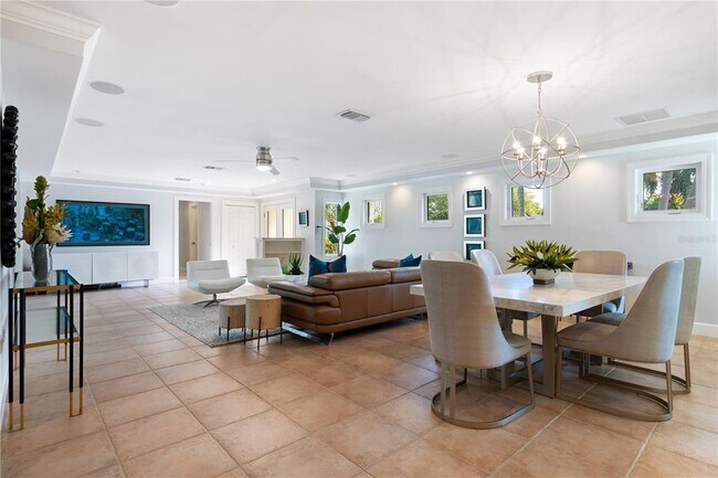 Building Photo - 606 Owl Way