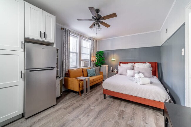 Building Photo - 2119 N Sedgwick St