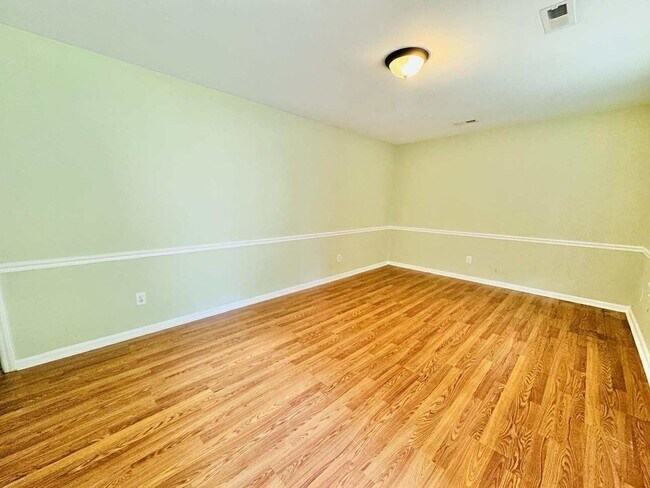 Building Photo - 4824 Farm Pond Ln