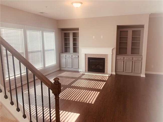 Building Photo - 1218 Foxcroft Ln