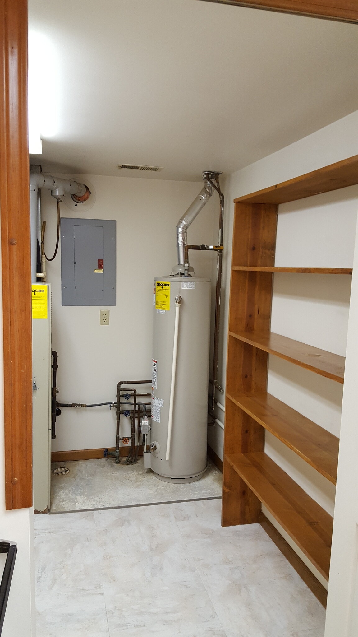 Pantry, Laundry & equipment - 915 E Mulberry St