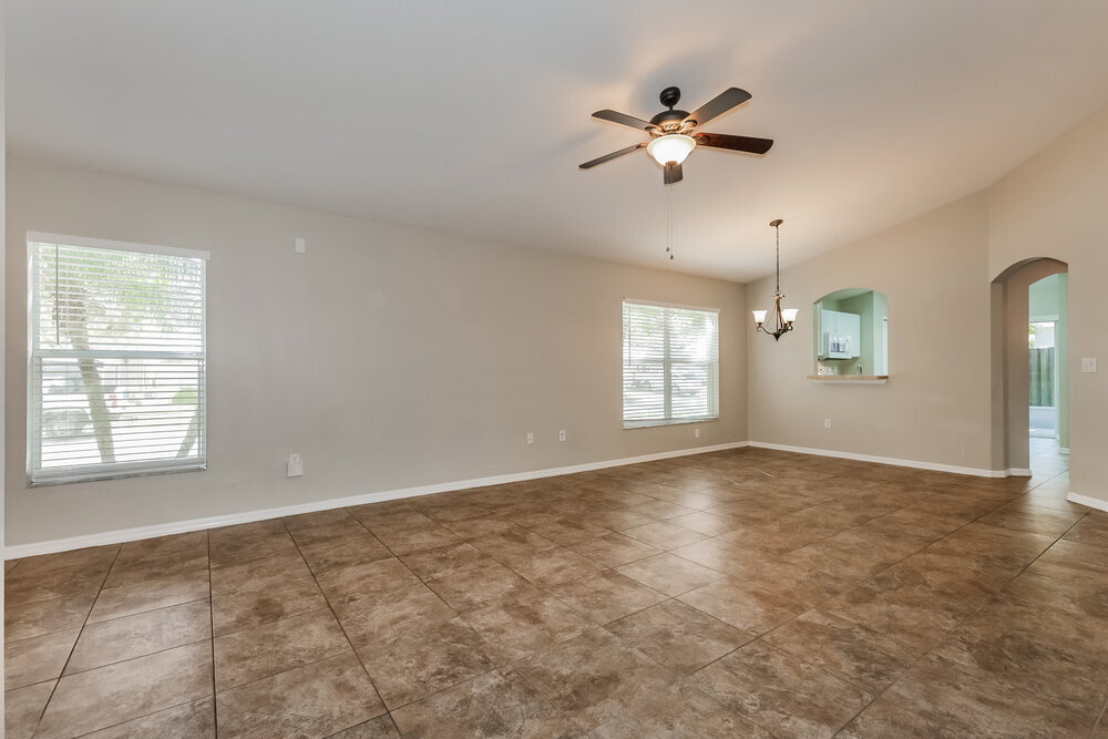 Building Photo - 402 Maple Pointe Dr