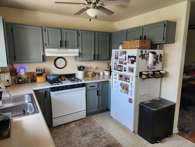 Building Photo - 100 Lesley Ln