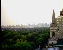 Building Photo - 372 Central Park West