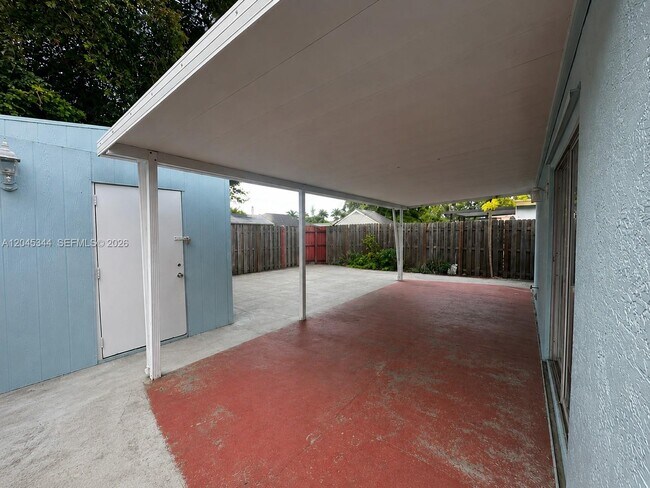 Building Photo - 768 SW 9th St