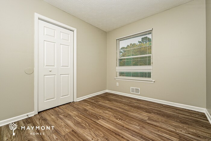 Building Photo - 620 Crestmont Ct