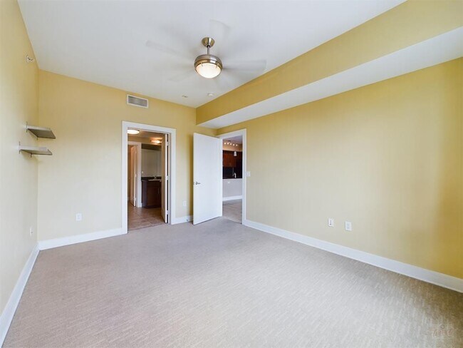 Building Photo - 3016 Guadalupe St