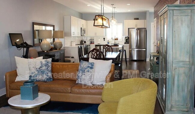 Building Photo - 1633 54th Ave N