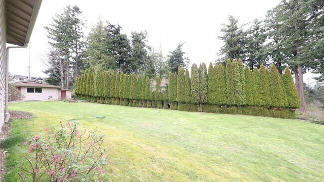 Building Photo - 3 Bed 2.5 Bath - View Home - Private Large Lot - Pet Friendly - NAS Whidbey