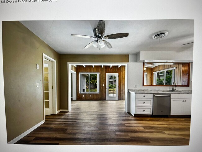 Building Photo - Upgraded 2BR/2BA Home Just Minutes from Vero Beach