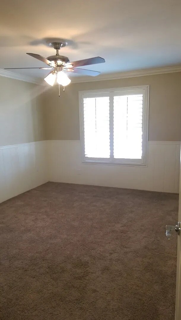 Building Photo - 303 W Scott Ave