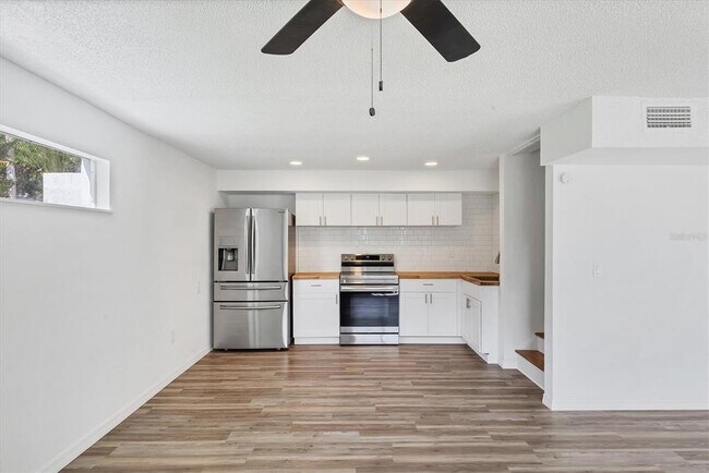 Building Photo - 2460 Whippoorwill Cir