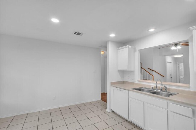 Building Photo - 1012 Traci Michelle Dr