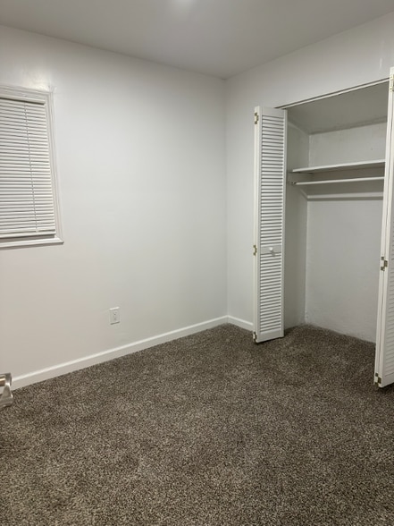 Building Photo - 28532 Grayling Ave