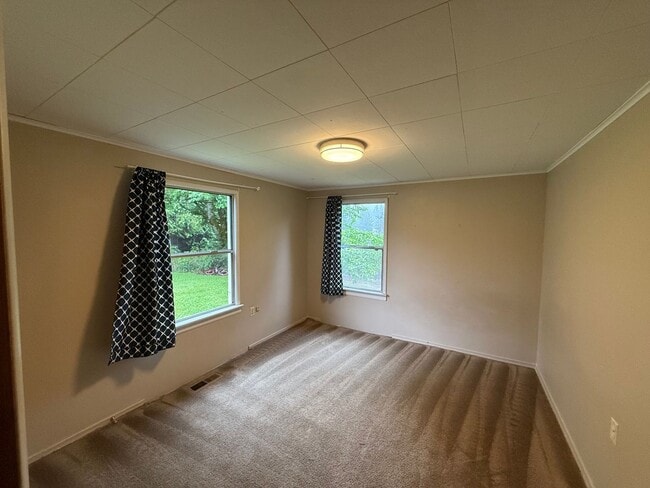 Building Photo - Spacious 3 bed 1 bath Edmonds Home on Large Private Lot! $2850/mo.