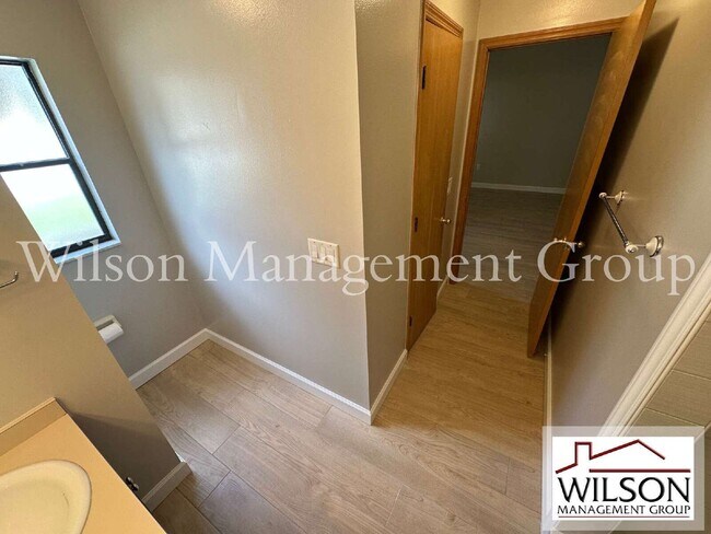 Building Photo - 840 Maraval Ct