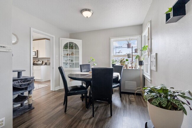 Building Photo - 603 W 18th St