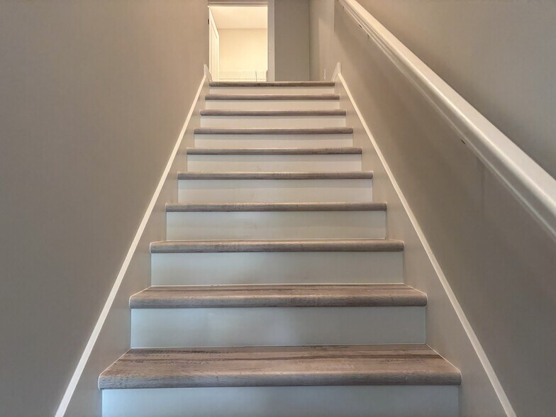 Stairway - 439 Hobbs Ave