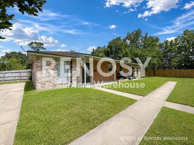 Building Photo - 4537 Dakota St