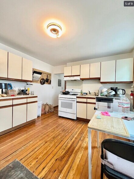Primary Photo - 45 Litchfield St