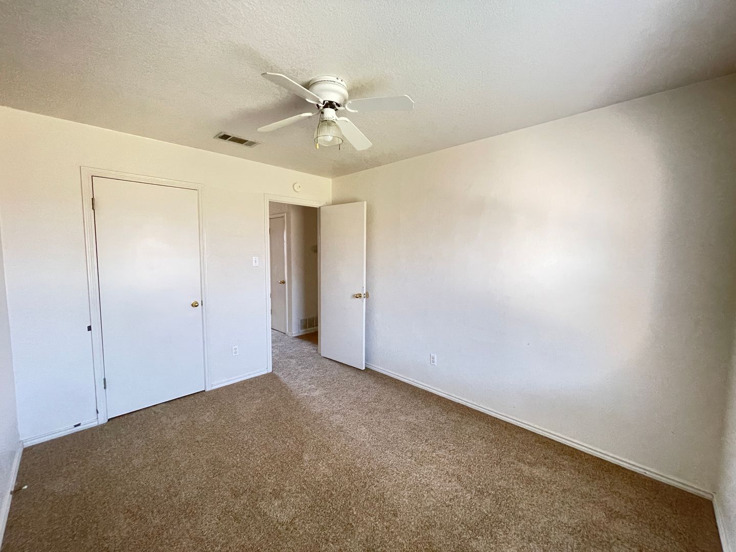 Building Photo - 1801 Cedarhill Dr