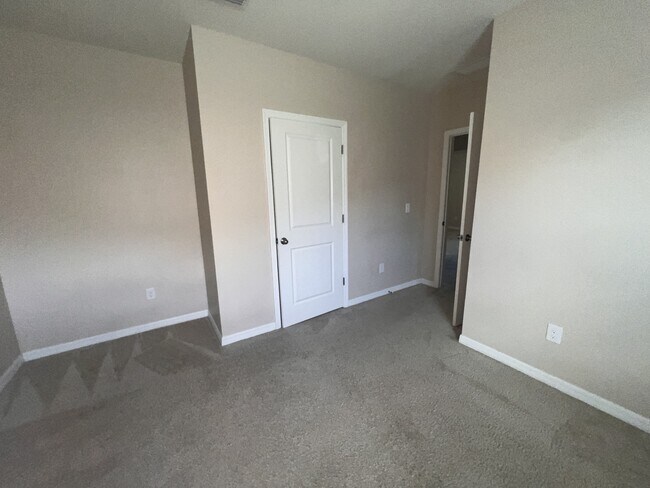 Building Photo - 9704 Pepper Tree Trl
