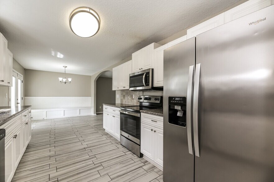 Building Photo - 7053 Civic Club Dr