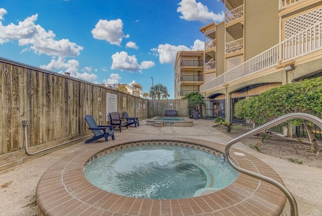 Building Photo - 6300 Seawall Blvd