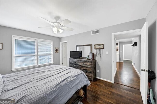 Building Photo - 49 La Rue Pl NW