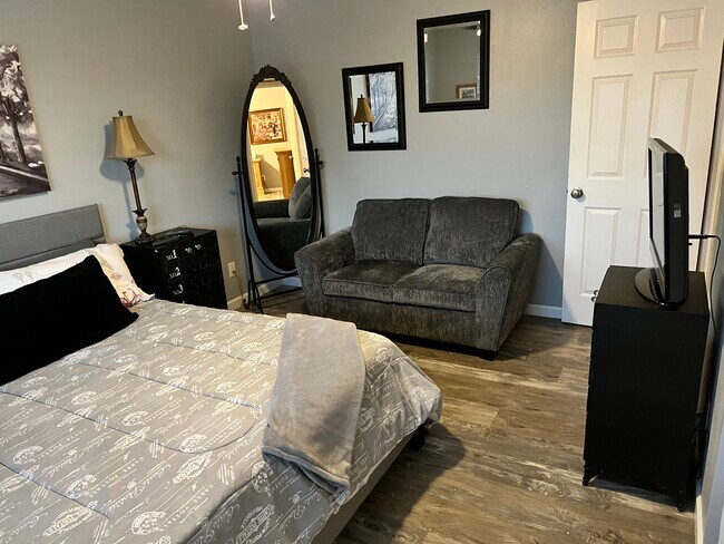 Bedroom 2 - 1209 E Campus Dr